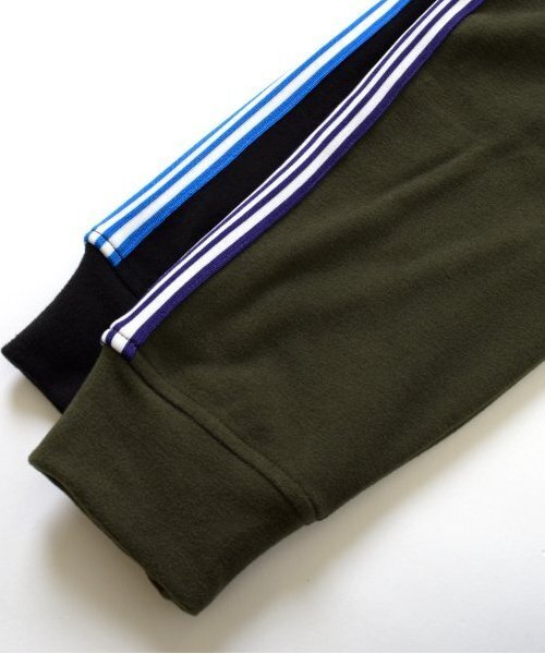 GLAZOS(グラソス)の「【大人向けサイズあり】【あったか】マイクロフリース・ライントレーナー(スウェット・キッズ・ブラック/カーキ・LL/S/M/L)」の12枚目の写真