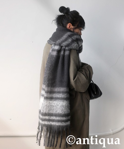 antiqua(アンティカ)の「チェックストール(マフラー・レディース・ブラック系その他/グリーン系その他・FREE)」の4枚目の写真