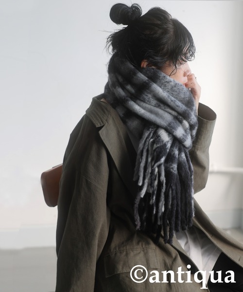 antiqua(アンティカ)の「チェックストール(マフラー・レディース・ブラック系その他/グリーン系その他・FREE)」の5枚目の写真