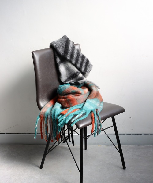 antiqua(アンティカ)の「チェックストール(マフラー・レディース・ブラック系その他/グリーン系その他・FREE)」の8枚目の写真