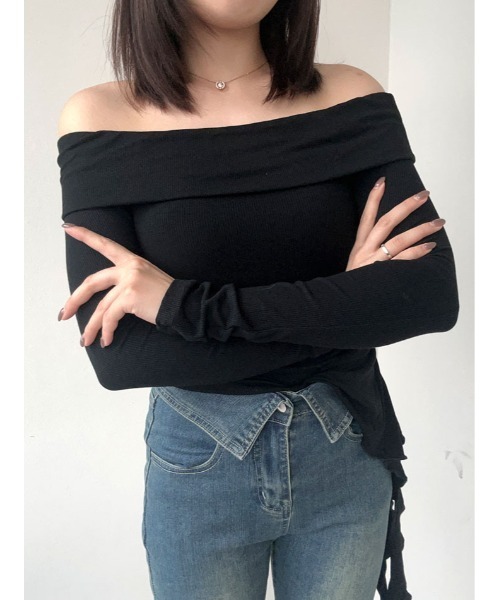 kirakiraShop(キラキラショップ)の「オフショルダー サイドギャザー リブ カットソー(ニット/セーター・レディース・ホワイト/ブラウン/ブラック/グレー・FREE)」の5枚目の写真