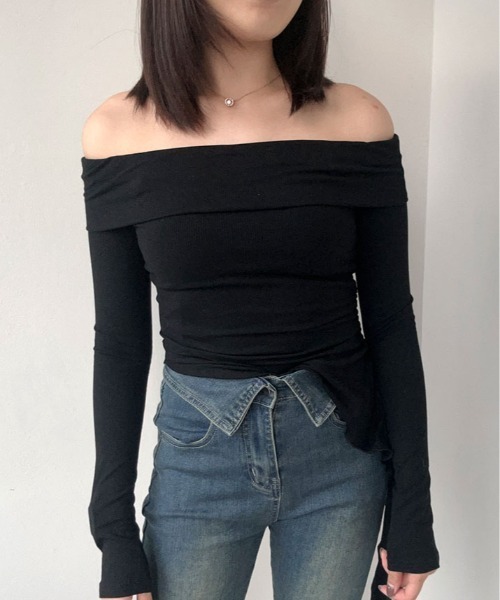 kirakiraShop(キラキラショップ)の「オフショルダー サイドギャザー リブ カットソー(ニット/セーター・レディース・ホワイト/ブラウン/ブラック/グレー・FREE)」の6枚目の写真