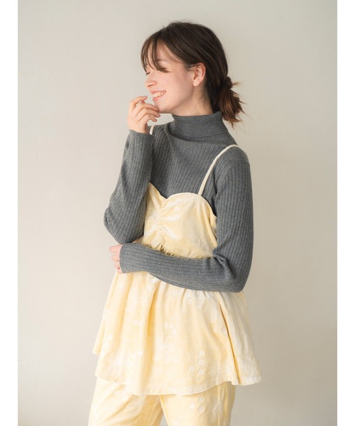 Ungrid(アングリッド)の「ベロア刺繍デザインキャミ(キャミソール・レディース・アイボリー/チャコールグレー/ピンク・FREE)」の5枚目の写真