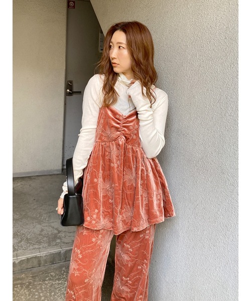 Ungrid(アングリッド)の「ベロア刺繍デザインキャミ(キャミソール・レディース・アイボリー/チャコールグレー/ピンク・FREE)」の22枚目の写真