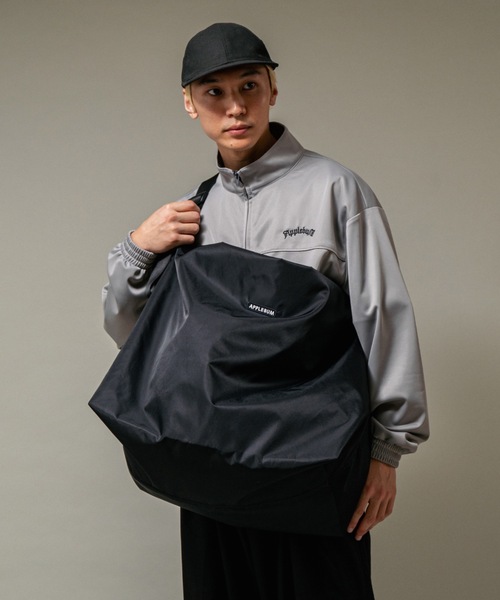applebum Big Square Shoulder Bag ブラック Big Square Shoulder Bag（ショルダーバッグ）｜APPLEBUM