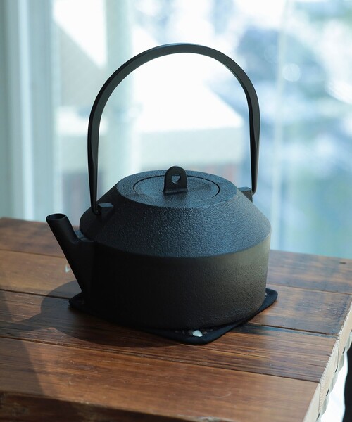 タ*ん様 鉄瓶 iwatemo / iron kettle VK 南部鉄瓶（キッチンツール）｜fennica