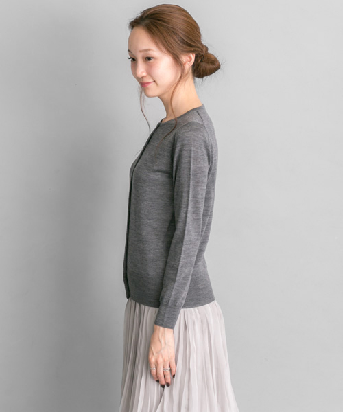 URBAN RESEARCH（アーバンリサーチ）の「UR 16GG MERINO WOOK KNIT CARDIGAN（カーディガン/ボレロ・レディース・グレー/ネイビー/ブラック/カーキ・FREE）」の8枚目の写真