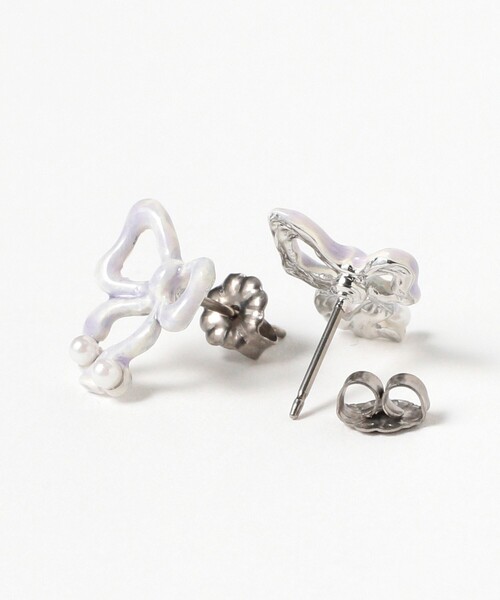 Ray BEAMS(レイビームス)の「ハンドペイント リボンパール ピアス(ピアス(両耳用)・レディース・ラベンダー/ホワイト・ONE SIZE)」の4枚目の写真