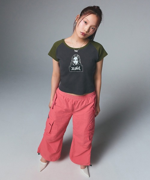 X-girl(エックスガール)の「TECH WIDE CARGO PANTS(カーゴパンツ・レディース・オフホワイト/ピンク/チャコール・S/M)」の5枚目の写真