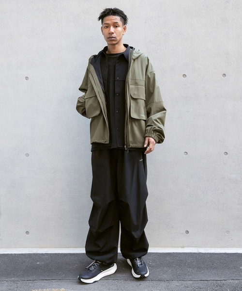 NUMERALS（ヌメラルズ）の「【NUMERALS】ライトシェルロングシャツ（シャツ/ブラウス・メンズ・ブラック/カーキ・MEDIUM/LARGE）」の6枚目の写真