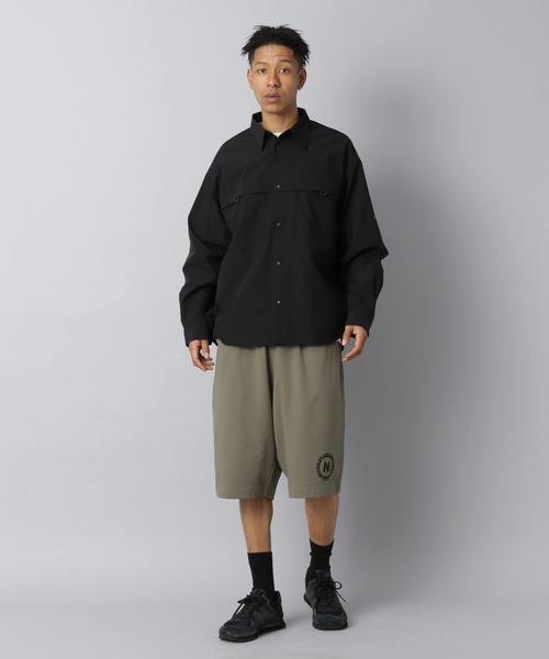 NUMERALS（ヌメラルズ）の「【NUMERALS】ライトシェルロングシャツ（シャツ/ブラウス・メンズ・ブラック/カーキ・MEDIUM/LARGE）」の10枚目の写真