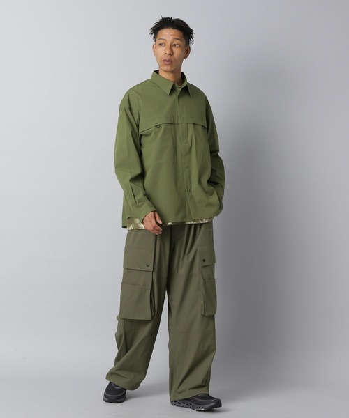 NUMERALS（ヌメラルズ）の「【NUMERALS】ライトシェルロングシャツ（シャツ/ブラウス・メンズ・ブラック/カーキ・MEDIUM/LARGE）」の15枚目の写真