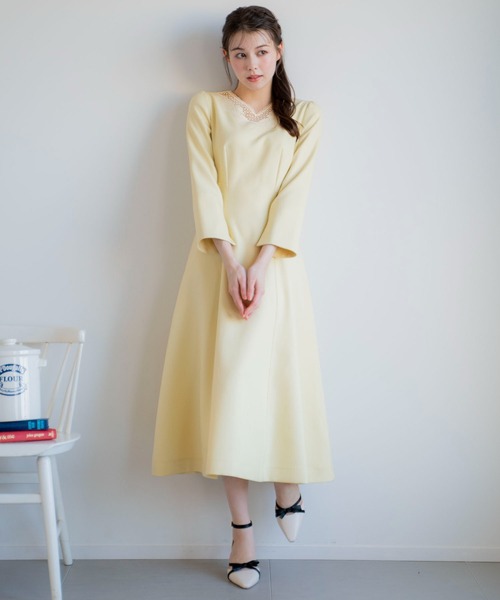 NOELA(ノエラ)の「レースネックデザインワンピ(ワンピース・レディース・グレー/イエロー/ダークインディゴブルー・S/M)」の12枚目の写真