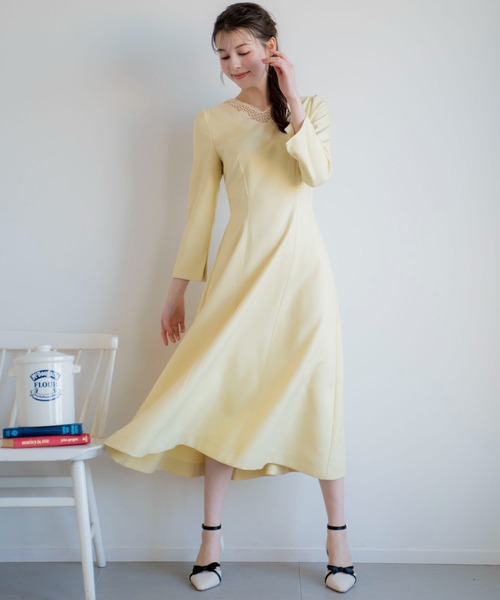NOELA(ノエラ)の「レースネックデザインワンピ(ワンピース・レディース・グレー/イエロー/ダークインディゴブルー・S/M)」の13枚目の写真