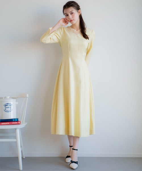 NOELA(ノエラ)の「レースネックデザインワンピ(ワンピース・レディース・グレー/イエロー/ダークインディゴブルー・S/M)」の14枚目の写真