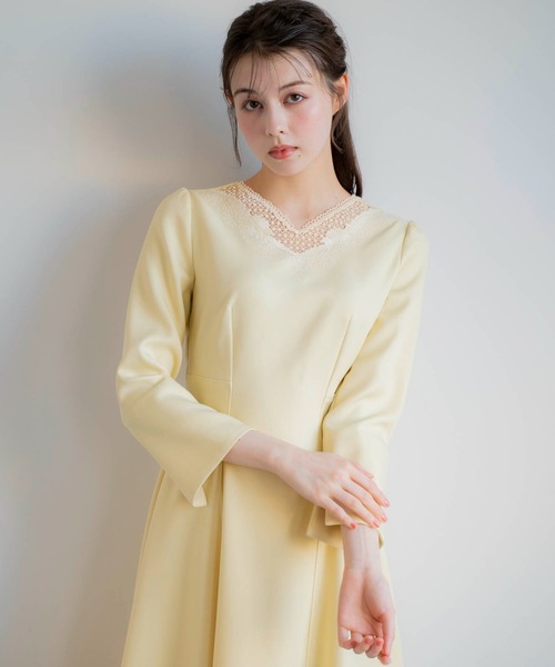 NOELA(ノエラ)の「レースネックデザインワンピ(ワンピース・レディース・グレー/イエロー/ダークインディゴブルー・S/M)」の15枚目の写真