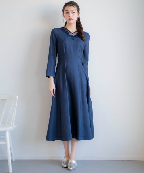 NOELA(ノエラ)の「レースネックデザインワンピ(ワンピース・レディース・グレー/イエロー/ダークインディゴブルー・S/M)」の21枚目の写真