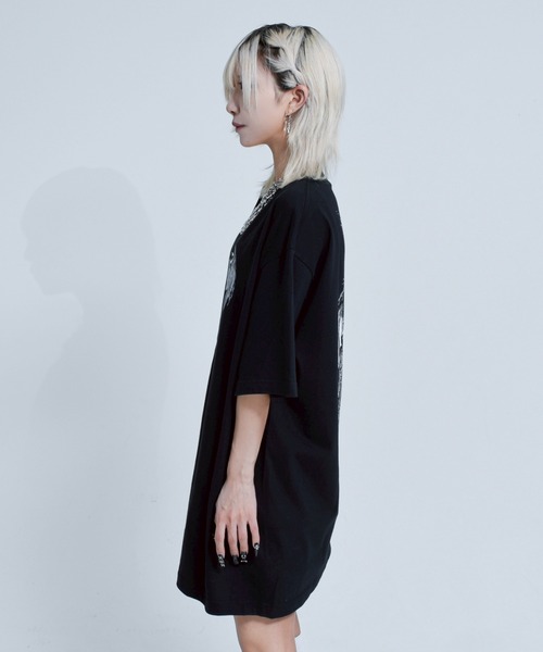 REFLEM（レフレム）の「『REFLEM/レフレム』ホログラムプリントTシャツ