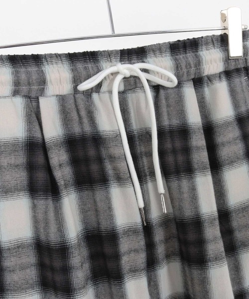 CAMBIO（カンビオ）の「mp13574- オンブレーチェックショーツ（その他パンツ・メンズ・ブラック/ブラウン・M/L/XL）」の19枚目の写真
