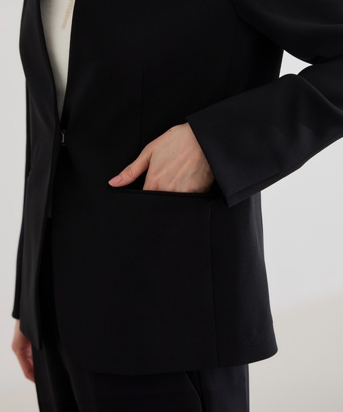 ROPE'（ロペ）の「トリアセバックサテン ジャケット【オフィス/通勤/セットアップ対応】/洗える（ノーカラージャケット・レディース・ブラック・38/36）」の12枚目の写真