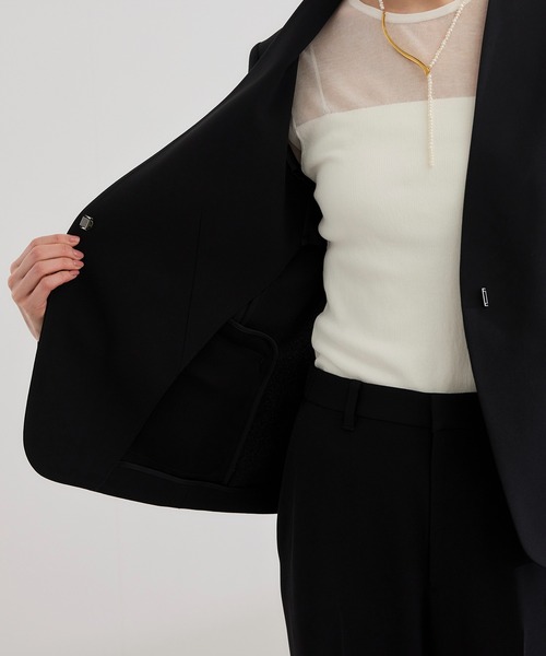 ROPE'（ロペ）の「トリアセバックサテン ジャケット【オフィス/通勤/セットアップ対応】/洗える（ノーカラージャケット・レディース・ブラック・38/36）」の14枚目の写真