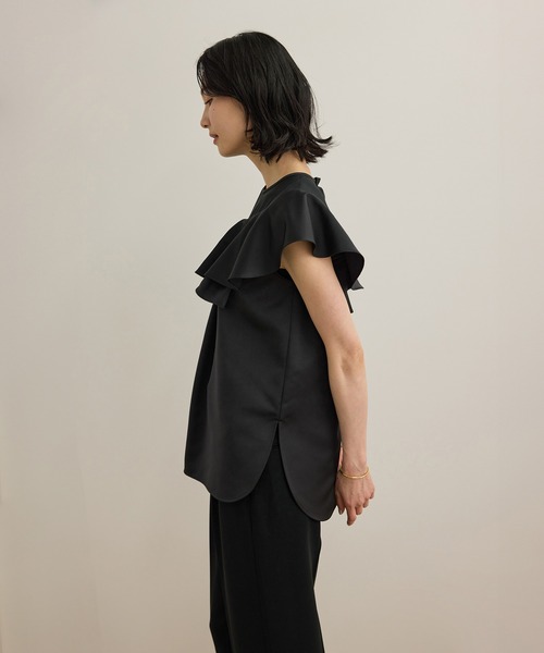 ROPE'（ロペ）の「サテンラッフルブラウス/洗える（シャツ/ブラウス・レディース・ブラック/オフホワイト・FREE）」の12枚目の写真