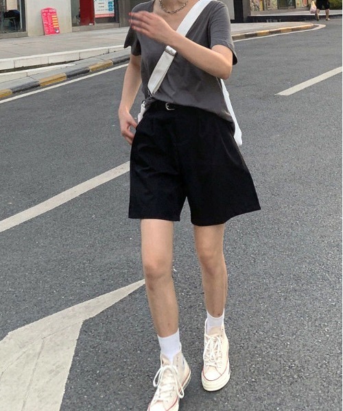 WEGO(ウィゴー)の「WEGO/シンプルタック膝上ハーフパンツ(その他パンツ・レディース・ブラック/グレー/ピンク・MEDIUM/SMALL)」の9枚目の写真