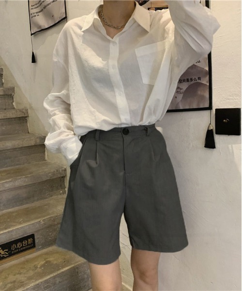 WEGO(ウィゴー)の「WEGO/シンプルタック膝上ハーフパンツ(その他パンツ・レディース・ブラック/グレー/ピンク・MEDIUM/SMALL)」の8枚目の写真