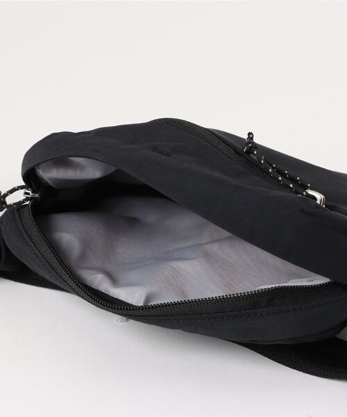 bach（バッハ）の「【BACH】ITSY BITSY FANNY PACK/ボディバッグ（ボディバッグ/ウエストポーチ・メンズ・ブラック・FREE）」の3枚目の写真