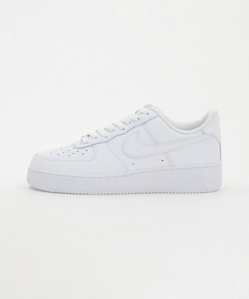 NIKE(ナイキ)の「<NIKE>AIRFORCE 1 07/エアフォース1(スニーカー・メンズ・ホワイト/ブラック・27cm/28.5cm/26.5cm/28cm/29cm/27.5cm/26cm)」の2枚目の写真