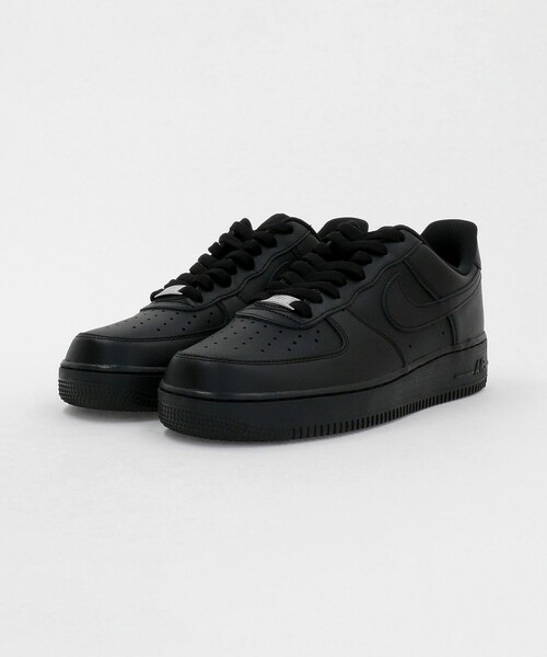 NIKE(ナイキ)の「<NIKE>AIRFORCE 1 07/エアフォース1(スニーカー・メンズ・ホワイト/ブラック・27cm/28.5cm/26.5cm/28cm/29cm/27.5cm/26cm)」の3枚目の写真