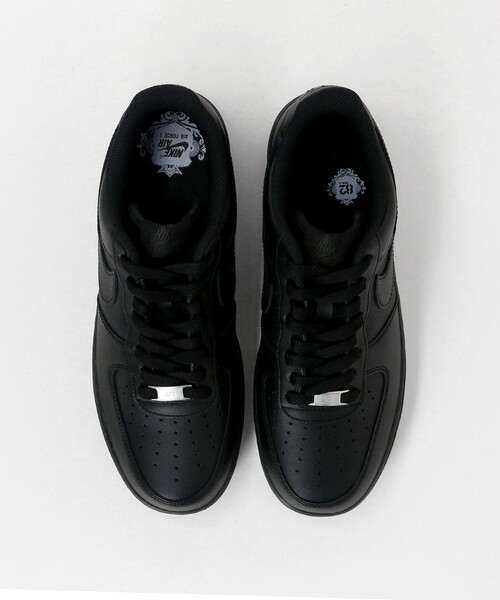 NIKE(ナイキ)の「<NIKE>AIRFORCE 1 07/エアフォース1(スニーカー・メンズ・ホワイト/ブラック・27cm/28.5cm/26.5cm/28cm/29cm/27.5cm/26cm)」の4枚目の写真