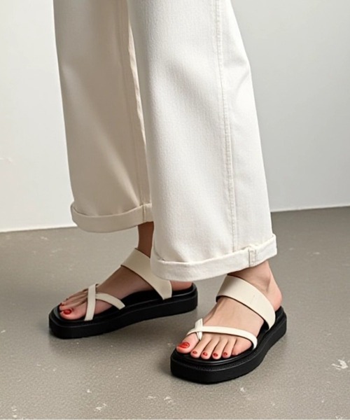 MAGASIN DE MODE Chou Chou(マガジンデモードシュシュ)の「【MAGASIN DE MODE Chou Chou】ボリュームソール クロスサンダル KNF-TP(サンダル・レディース・ブラック/アイボリー・38/39/36/37)」の13枚目の写真