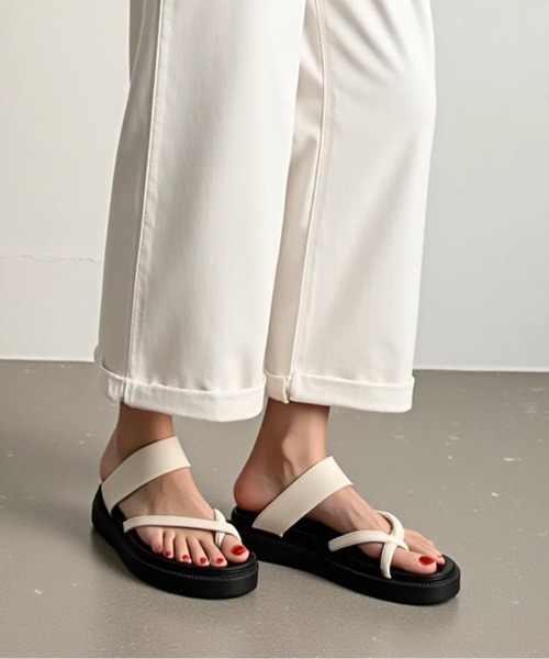 MAGASIN DE MODE Chou Chou(マガジンデモードシュシュ)の「【MAGASIN DE MODE Chou Chou】ボリュームソール クロスサンダル KNF-TP(サンダル・レディース・ブラック/アイボリー・38/39/36/37)」の14枚目の写真