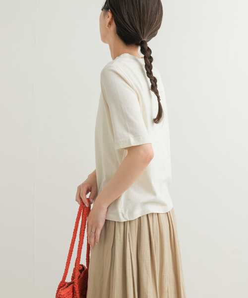 URBAN RESEARCH DOORS(アーバンリサーチドアーズ)の「コットンリネン5分袖Tシャツ(Tシャツ/カットソー・レディース・チャコールグレー/ナチュラル・MEDIUM)」の14枚目の写真