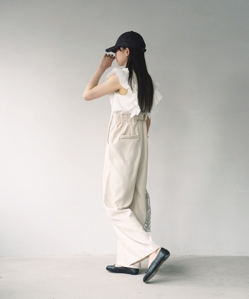 O'fmus(オフムス)の「【O'fmus】ハイストラップ ワイドパンツ ofmw25s052(サロペット/オーバーオール・レディース・チャコールグレー/アイボリー・FREE)」の4枚目の写真