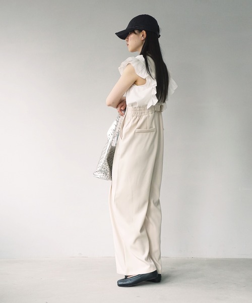 O'fmus(オフムス)の「【O'fmus】ハイストラップ ワイドパンツ ofmw25s052(サロペット/オーバーオール・レディース・チャコールグレー/アイボリー・FREE)」の9枚目の写真
