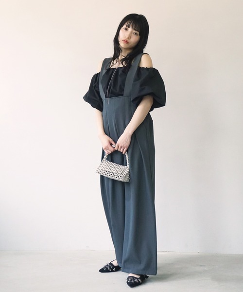 O'fmus(オフムス)の「【O'fmus】ハイストラップ ワイドパンツ ofmw25s052(サロペット/オーバーオール・レディース・チャコールグレー/アイボリー・FREE)」の17枚目の写真
