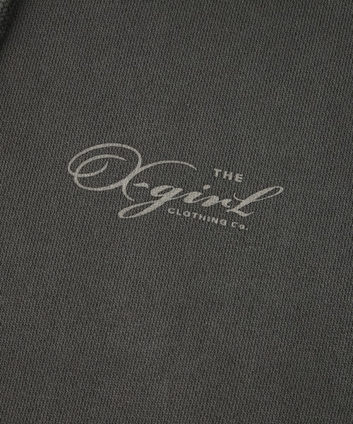 X-girl（エックスガール）の「PIGMENT DYED FACE LABEL ZIP UP SWEAT HOODIE（パーカー・レディース・グレー/ブラック/ブラウン・S/M）」の9枚目の写真