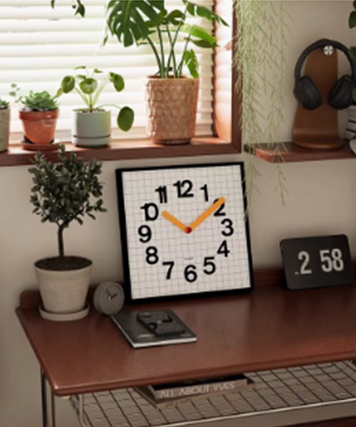 IRADOWL(アイラドール)の「【アイラドール room】スクエアコリアンテイスト壁掛け時計(掛け時計・レディース・ブラック・FREE)」の2枚目の写真