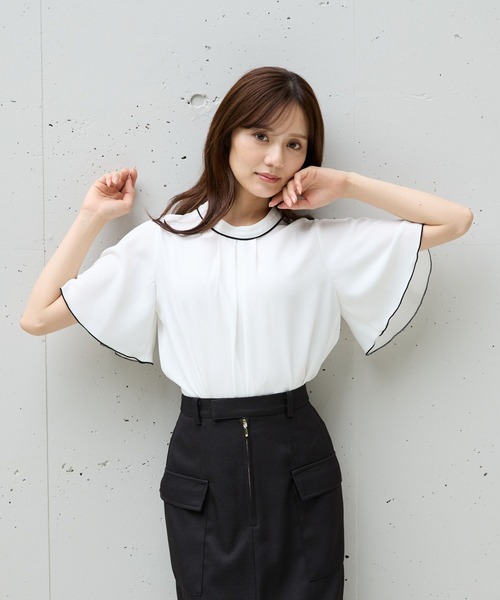 Andemiu（アンデミュウ）の「2WAYラッフルブラウス574992（シャツ/ブラウス・レディース・ネイビー/ホワイト×ブラック/オフホワイト/ブルー・FREE）」の16枚目の写真