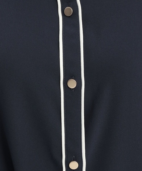 Andemiu（アンデミュウ）の「2WAYラッフルブラウス574992（シャツ/ブラウス・レディース・ネイビー/ホワイト×ブラック/オフホワイト/ブルー・FREE）」の12枚目の写真