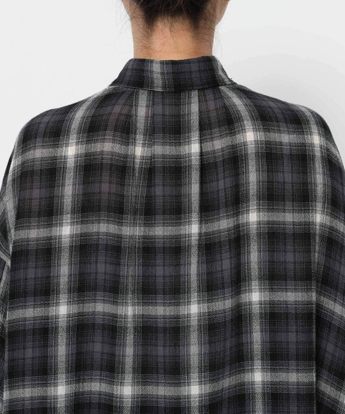 LOWRYS FARM（ローリーズファーム）の「オンブレチェックシャツ　576769（シャツ/ブラウス・レディース・レッド/チャコールグレー・FREE）」の10枚目の写真