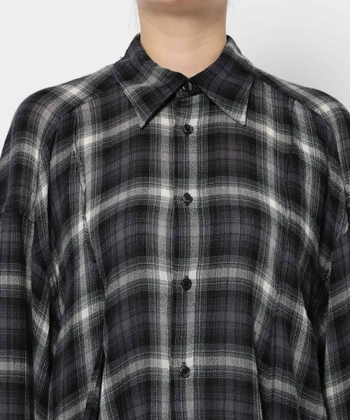 LOWRYS FARM（ローリーズファーム）の「オンブレチェックシャツ　576769（シャツ/ブラウス・レディース・レッド/チャコールグレー・FREE）」の9枚目の写真