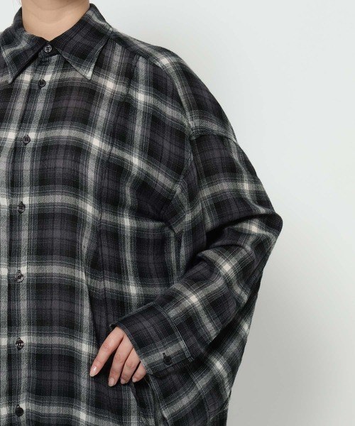 LOWRYS FARM（ローリーズファーム）の「オンブレチェックシャツ　576769（シャツ/ブラウス・レディース・レッド/チャコールグレー・FREE）」の8枚目の写真