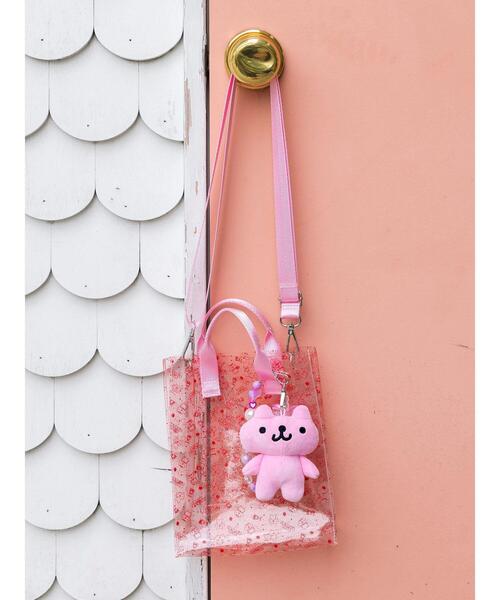 BETTY'S BLUE（べティーズブルー）の「エイミーちゃん PVCショルダーバッグ（ハンドバッグ・レディース・ピンク・F）」の2枚目の写真