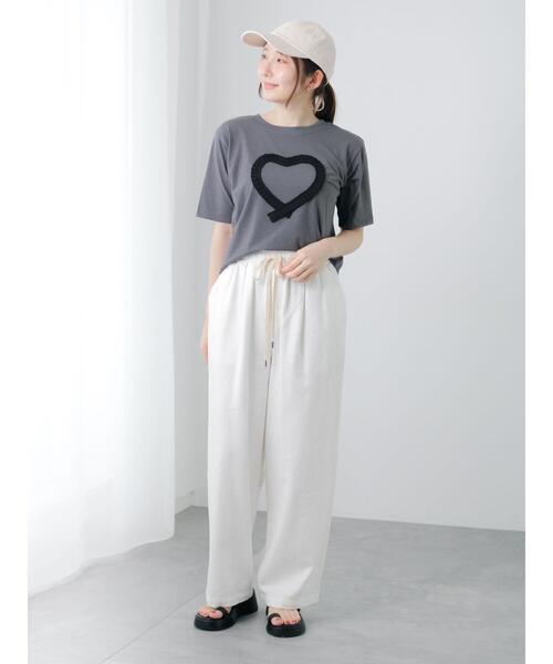 Te chichi TERRASSE(テチチテラス)の「ハートフリル刺繍Tシャツ(Tシャツ/カットソー・レディース・ブラック/オフホワイト/グレー・F)」の5枚目の写真