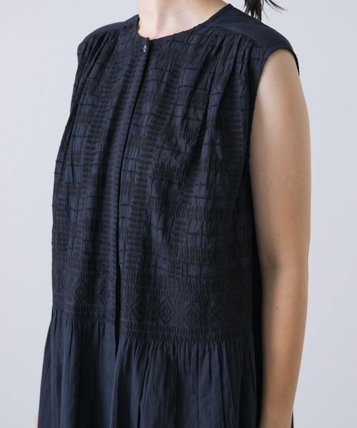 かぐれ（カグレ）の「『2サイズ展開』フロント刺繍ノースリーブ