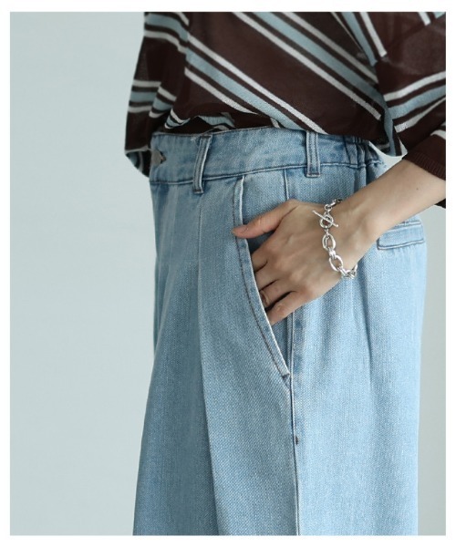 Sawa a la mode(サワアラモード)の「ダブルタックデニムバギーパンツ(デニムパンツ・レディース・ブルー系その他・FREE)」の4枚目の写真