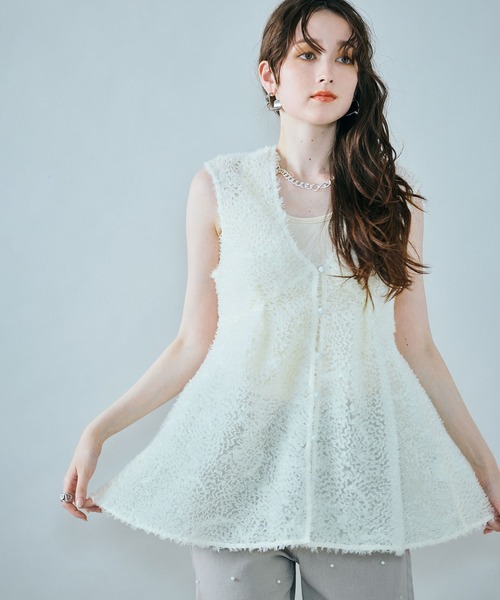 Audie a Muses(オーディアミューズ)の「チュール刺繍レイヤードジレ(ベスト・レディース・ブラック/オフホワイト・42/38)」の10枚目の写真